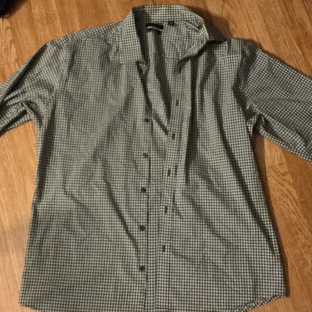 Van Heusen Men's Green Plaid Button Down Shirt